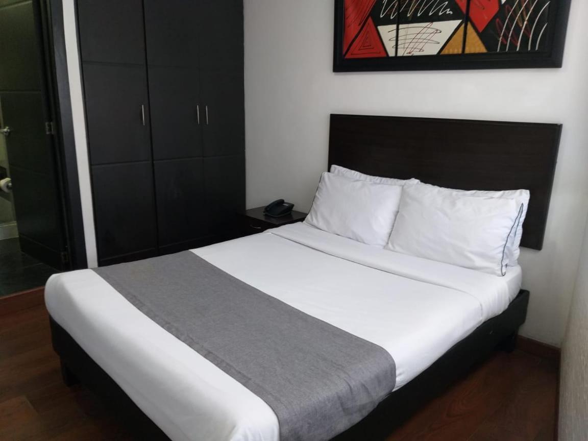 Hotel San Nicolas โบโกตา ภายนอก รูปภาพ